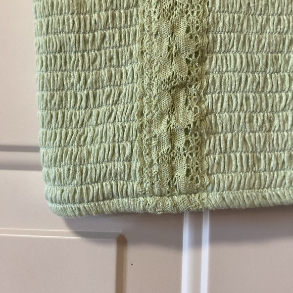 Small SO Brand Pale Green Smocked Crop Top - Picture 5 of 9